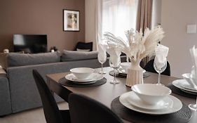 Fantastic City Location Can Sleep 6 Parking